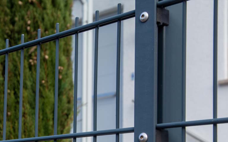 Doppelstabmatten-Pfosten